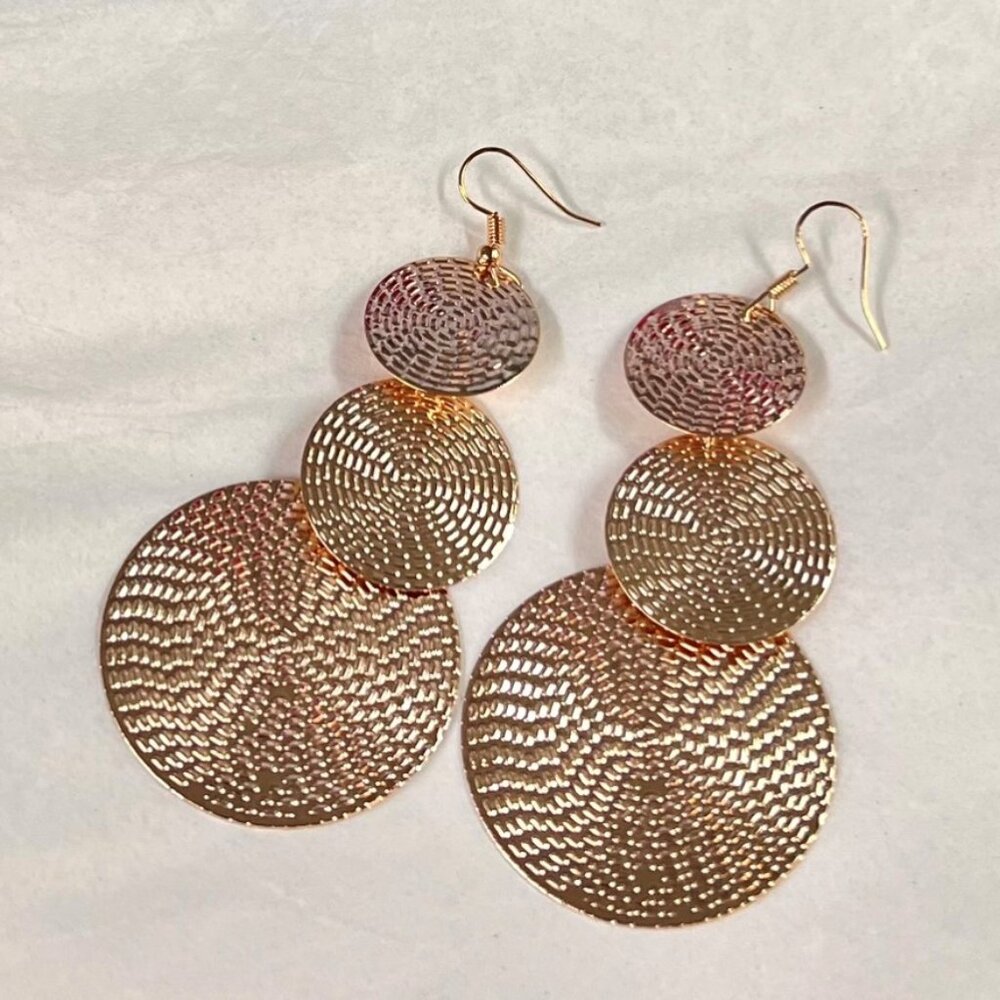NEW Gold tone pierced earrings with 3 discs